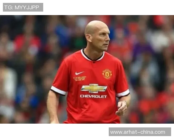 足球12号球衣的传奇背后：那些伟大的球星与他们的辉煌时刻